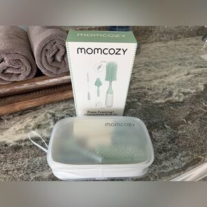 NWT! Momcozy Innovative Push-Press Design Bottle Brush Kit - 7ct!